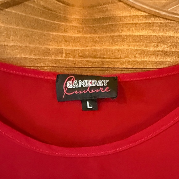 Ameda Crimson Rhinestone Razorback Tunic Top - Picture 3 of 4